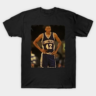 Donyell Marshall - Vintage Design Of Basketball T-Shirt